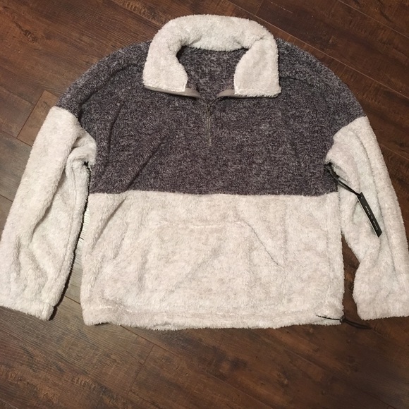 🆕 Two toned fuzzy zip up pullover - Picture 6 of 6